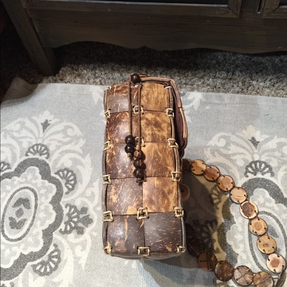 Summer Vibes Coconut Shell Handbag - Picture 5 of 8